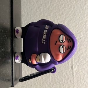 Patrick AirPod case. It’s and 2nd gen AirPods